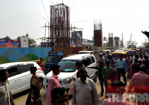 Unorganised flyover construction: Traffic jam gives tough time to the common people 